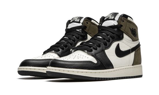 Air Jordan 1 Retro High OG’Mocha’ 555088-105