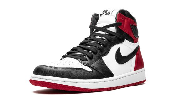 Air Jordan 1 High OG “Satin Black Toe” CD0461-016